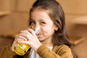 Niña feliz y saludable 